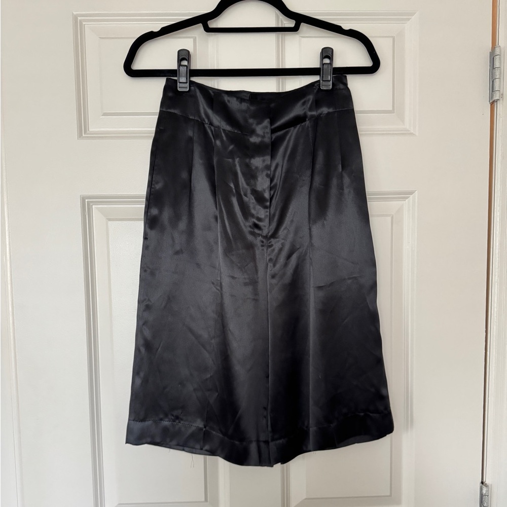 Elegant Black Satin Bermuda Shorts, size 2